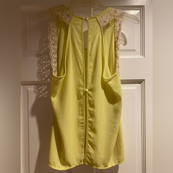 Women’s Medium MoaMoa open back tank top - Picture 2 of 2